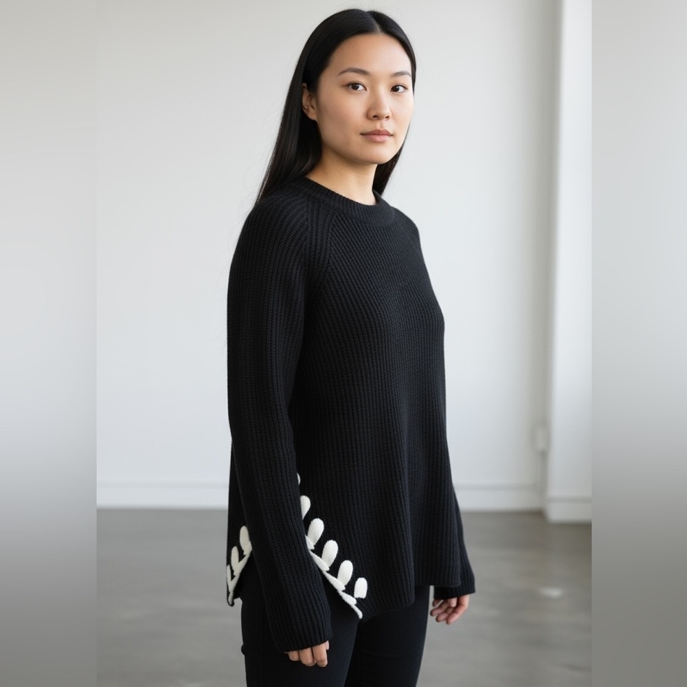 DESIGN LAB by LORD and TAYLOR ladies crewneck black-and-white long sleeve LARGE